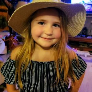 Meet your Posher, Layla